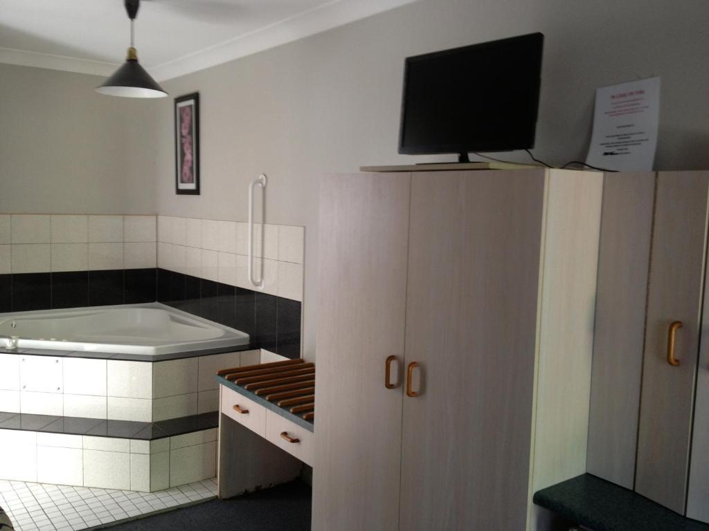 Ipswich City Motel Room photo